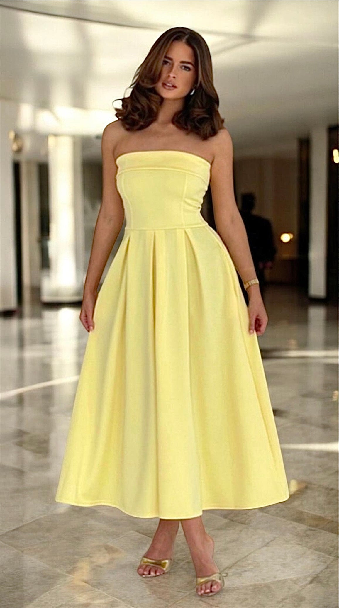 Danni Strapless Bandeau Midi dress – Eva Bella Maghera Danni Strapless Bandeau Midi dress – Eva Bella Maghera